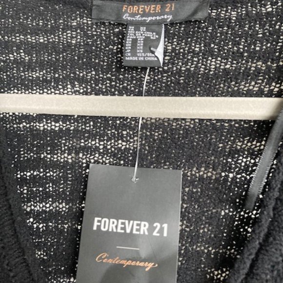 FOREVER 21 BLACK SWEATER NWT SIZE XS - Picture 2 of 2